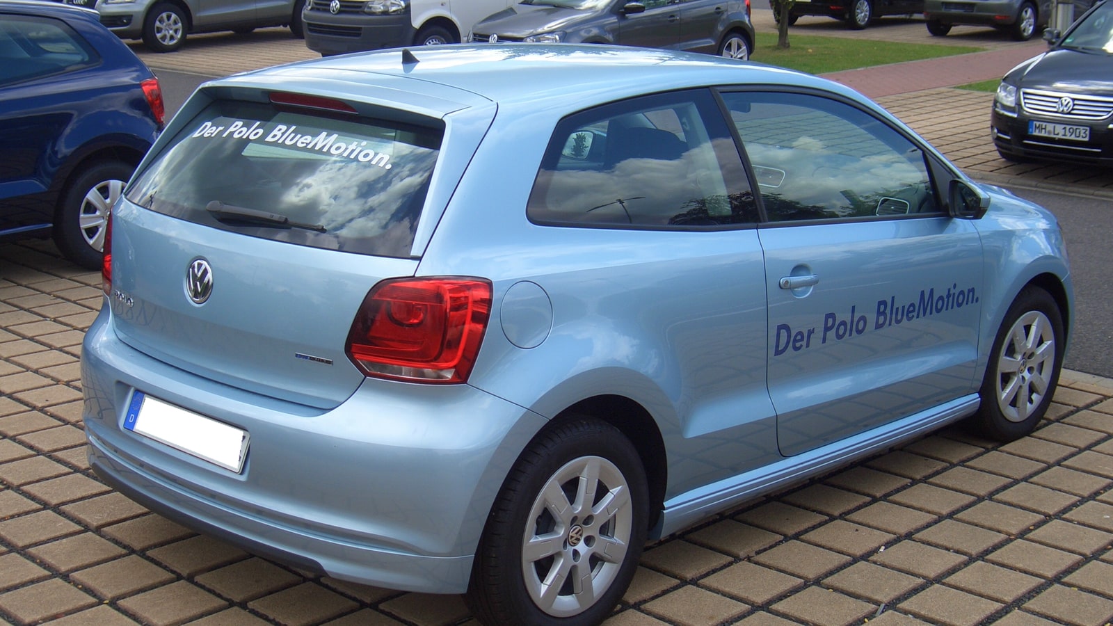 Volkswagen Polo 6R arka ve yan görünüm