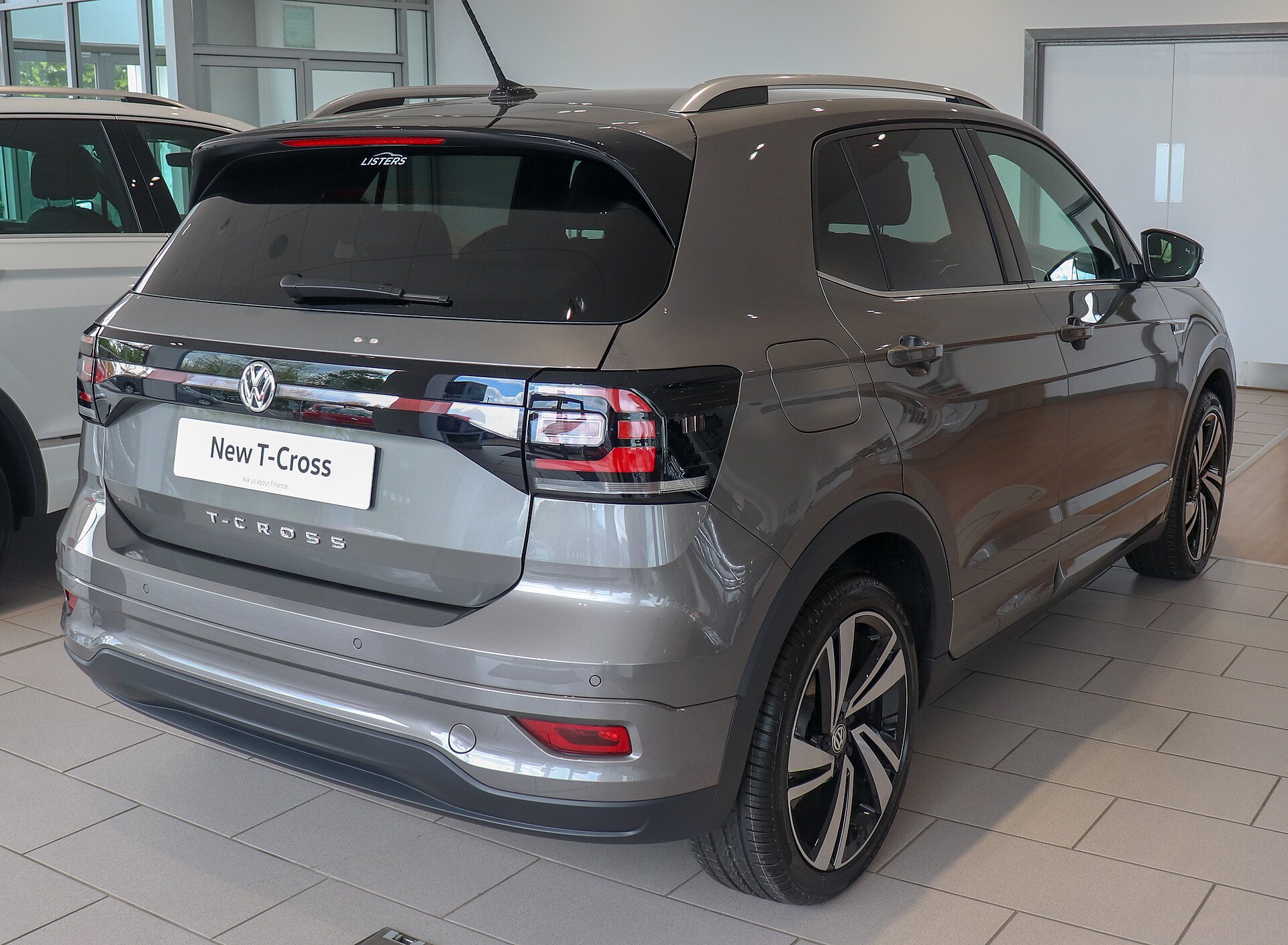 Volkswagen T-Cross R-Line arka görünümü