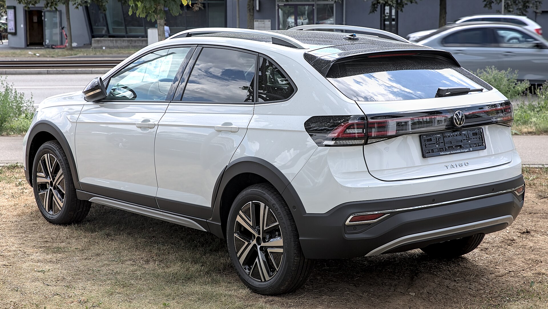 Beyaz Volkswagen Taigo Style arkadan