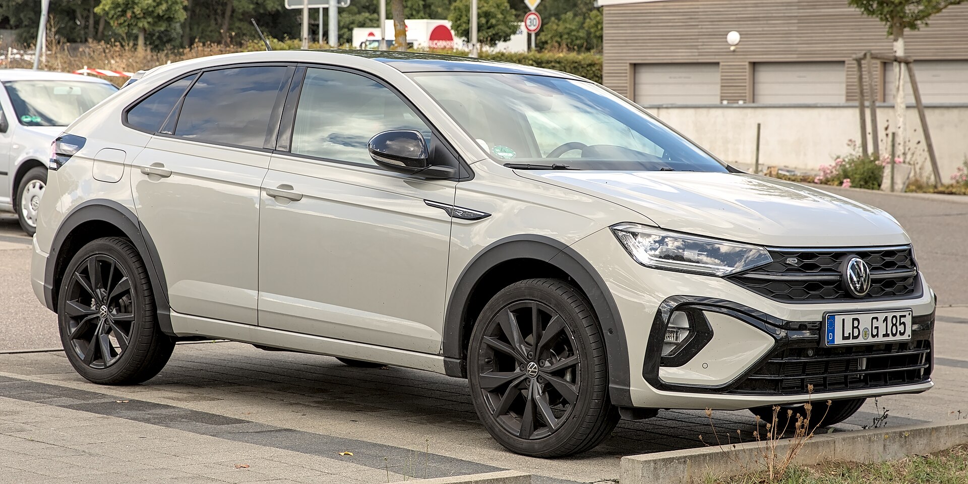 Volkswagen Taigo R-Line önden görünüm