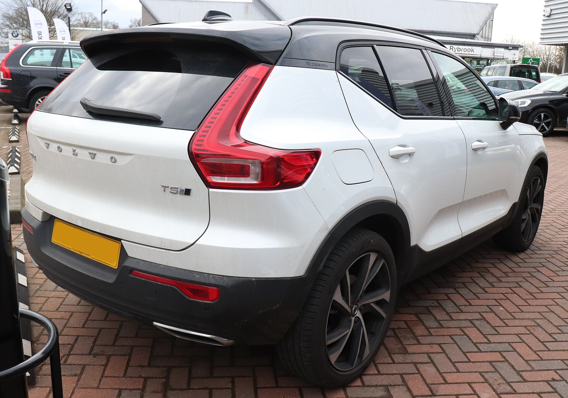 Volvo XC40 arka görünüm