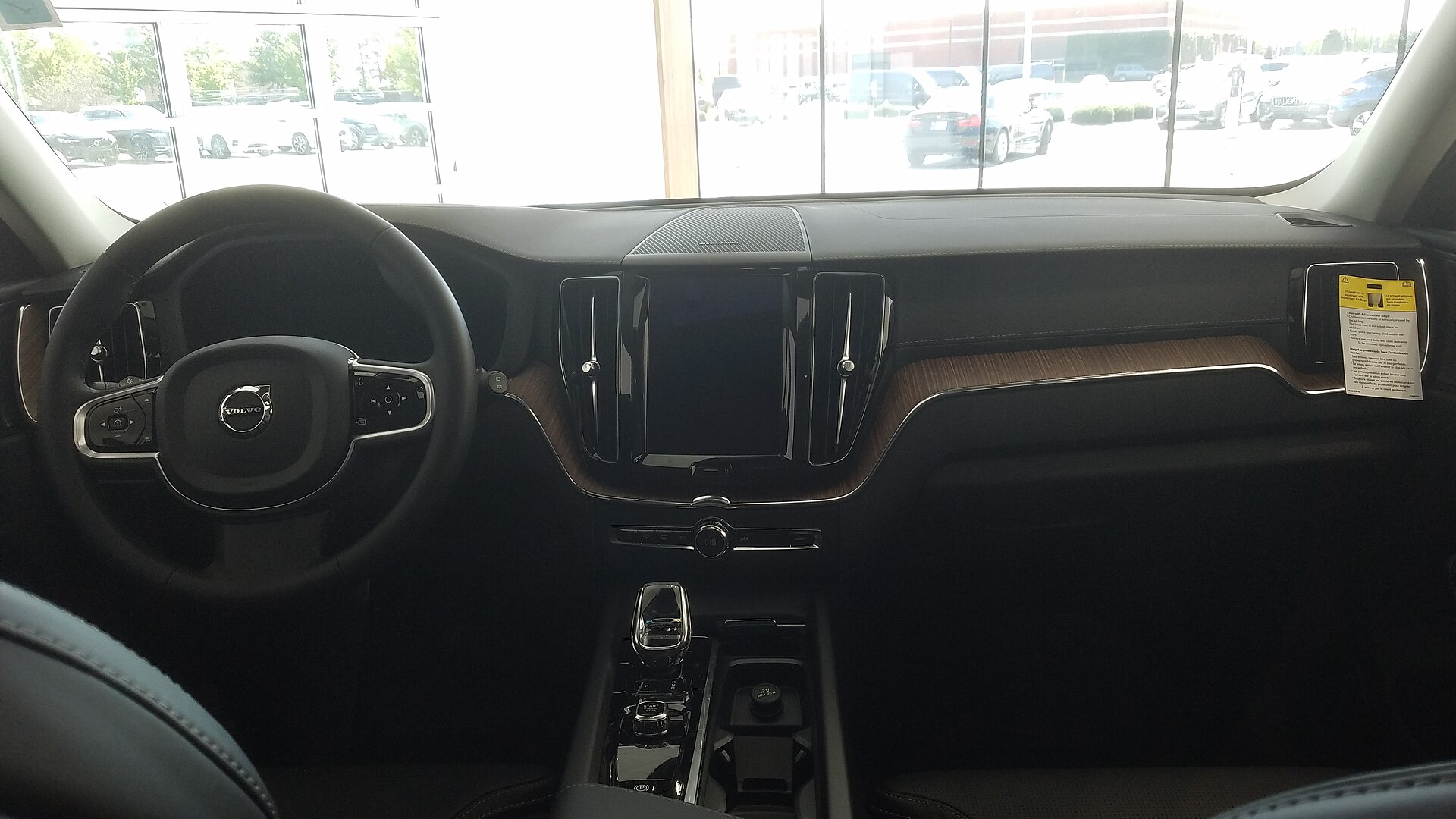 Volvo XC60 II makyajlı iç mekân