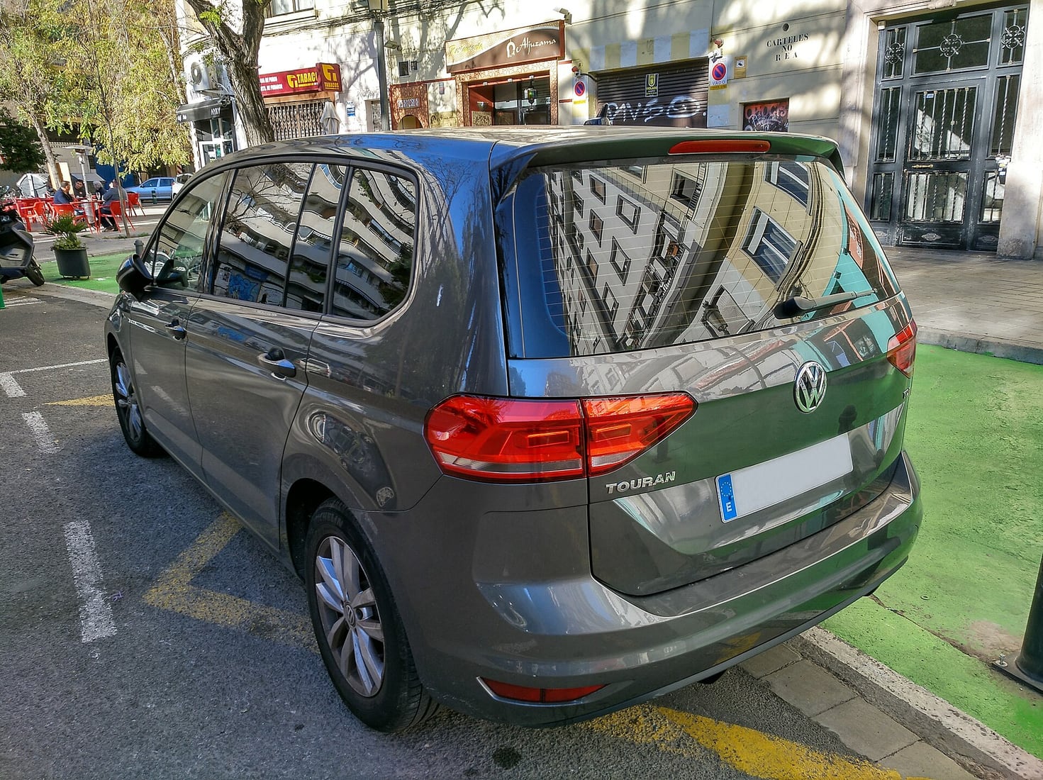 Volkswagen Touran 5T yan profil