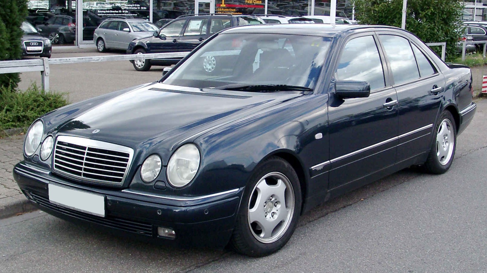 Mercedes-Benz W210 ön görünüm detay