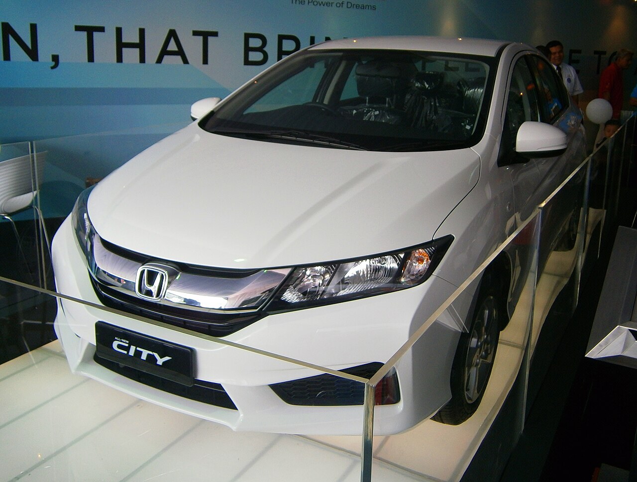 Honda City GM6 sergi aracı ön görünüm