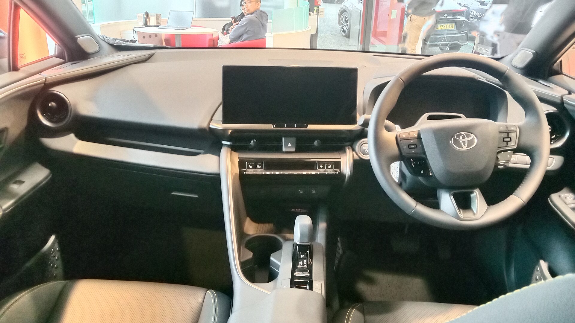 Toyota C-HR ikinci nesil GR Sport önden