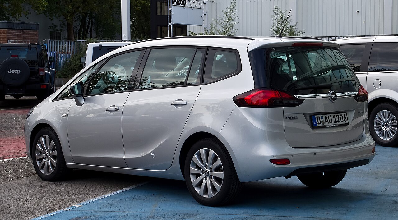 Opel Zafira Tourer C arka tasarımı